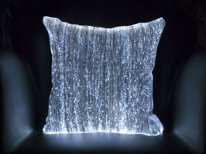 Светящаяся подушка из ткани с оптическим волокном