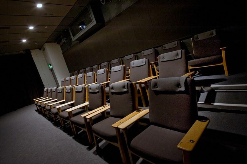 Deadgood Мягкое штабелируемое кресло с подлокотниками Tyneside Tl1 - Вид №9