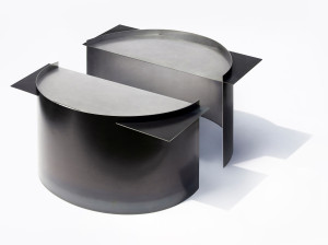 Стальной полумесяц консоли