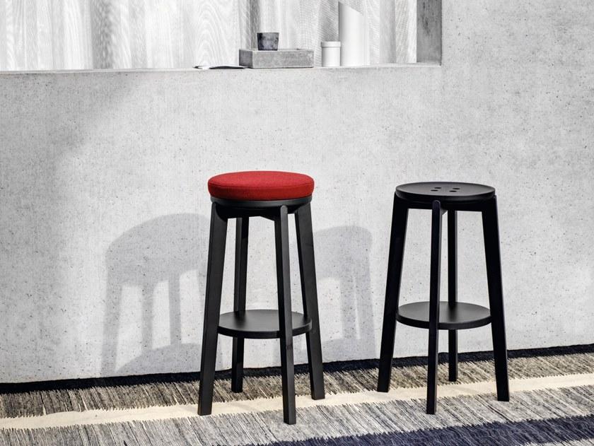 Very Wood Высокий табурет из дуба с подставкой для ног Rond sun-id-1356537 - Вид №2