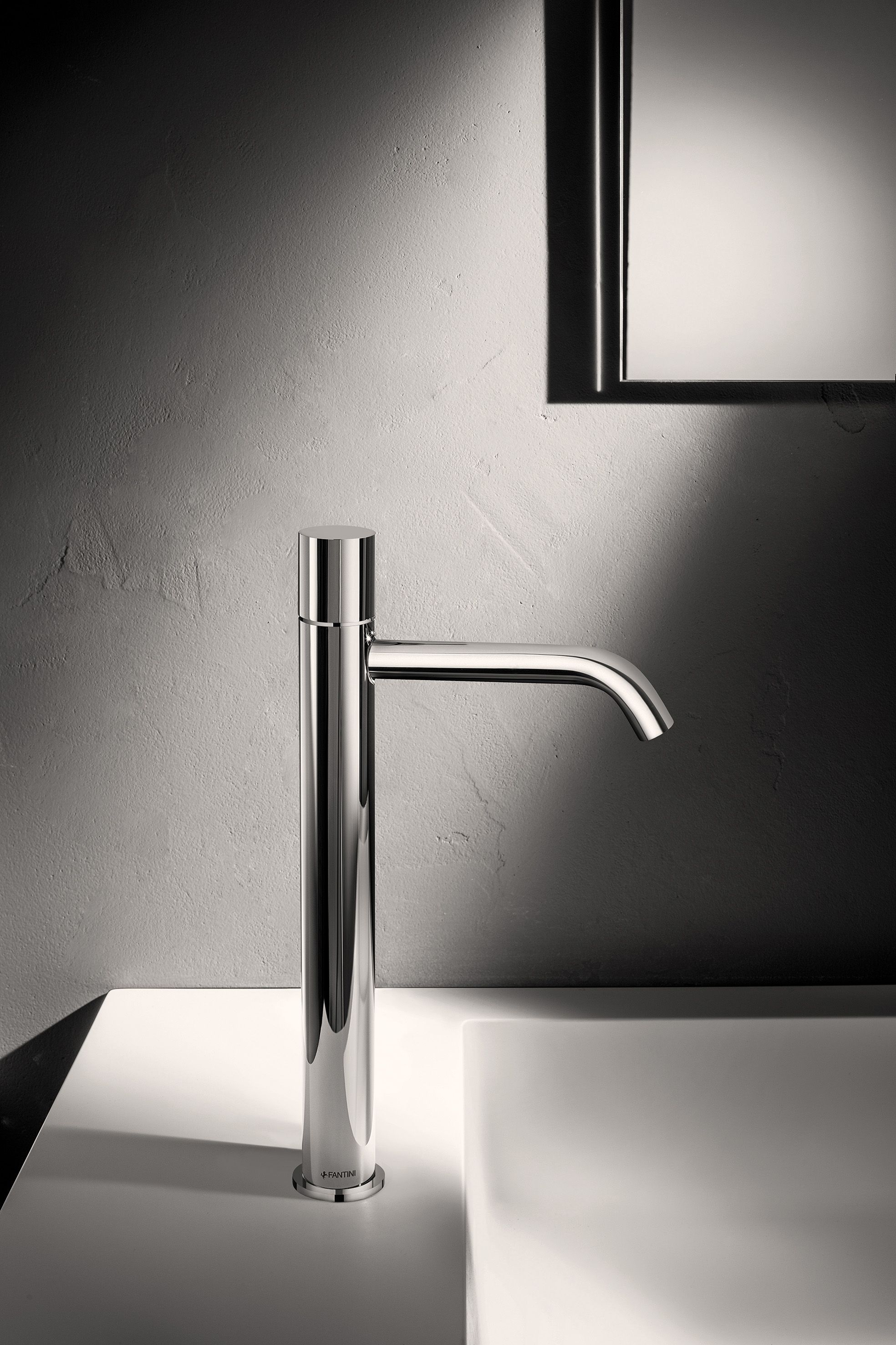 Однорычажный смеситель для раковины с ограничителем расхода Fantini Rubinetti NOSTROMO SMALL ARCH-00006388 - Вид №1