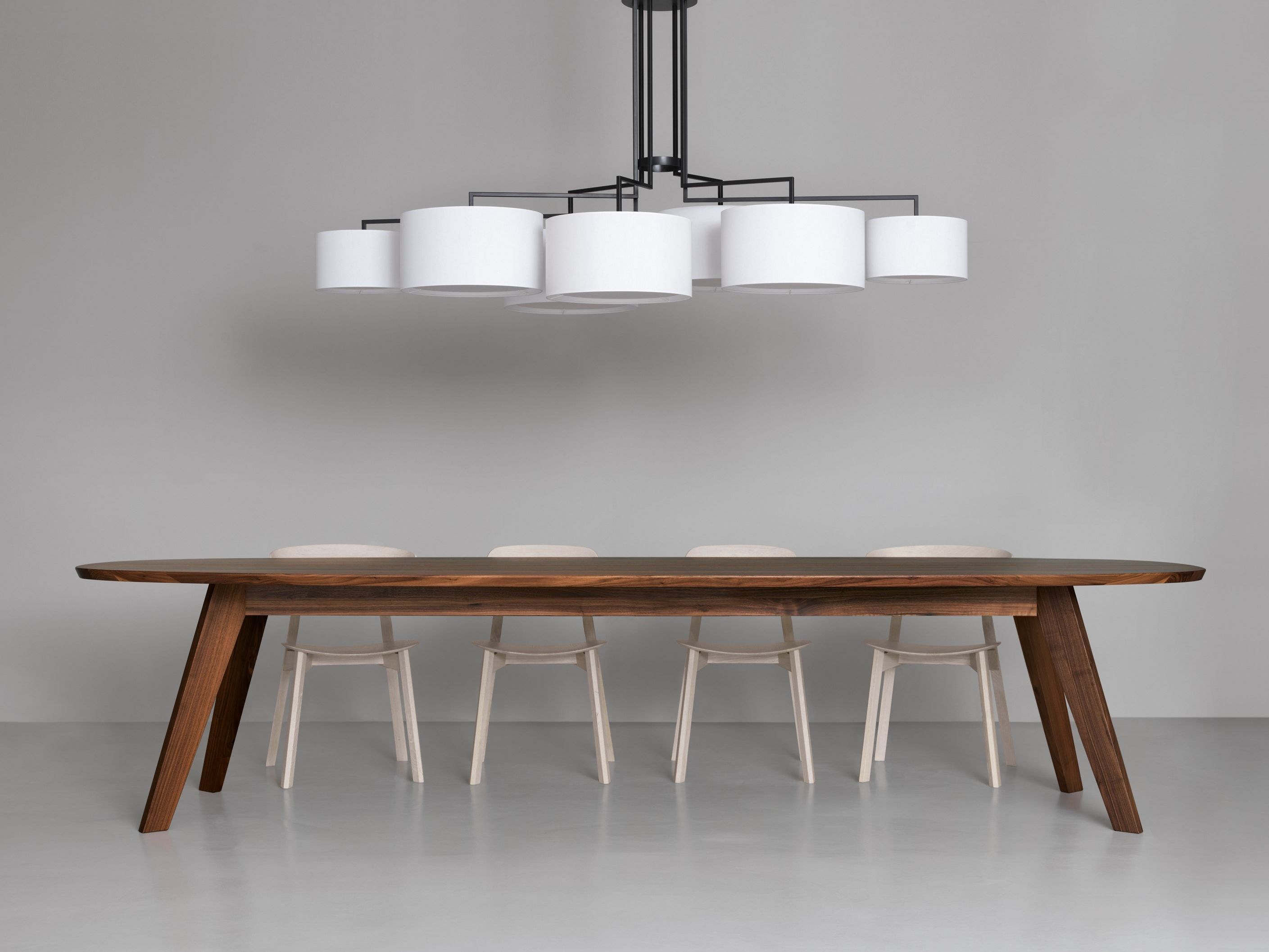 Овальный обеденный стол из массива дерева ZEITRAUM ужин ARCH-00084683 - Вид №2