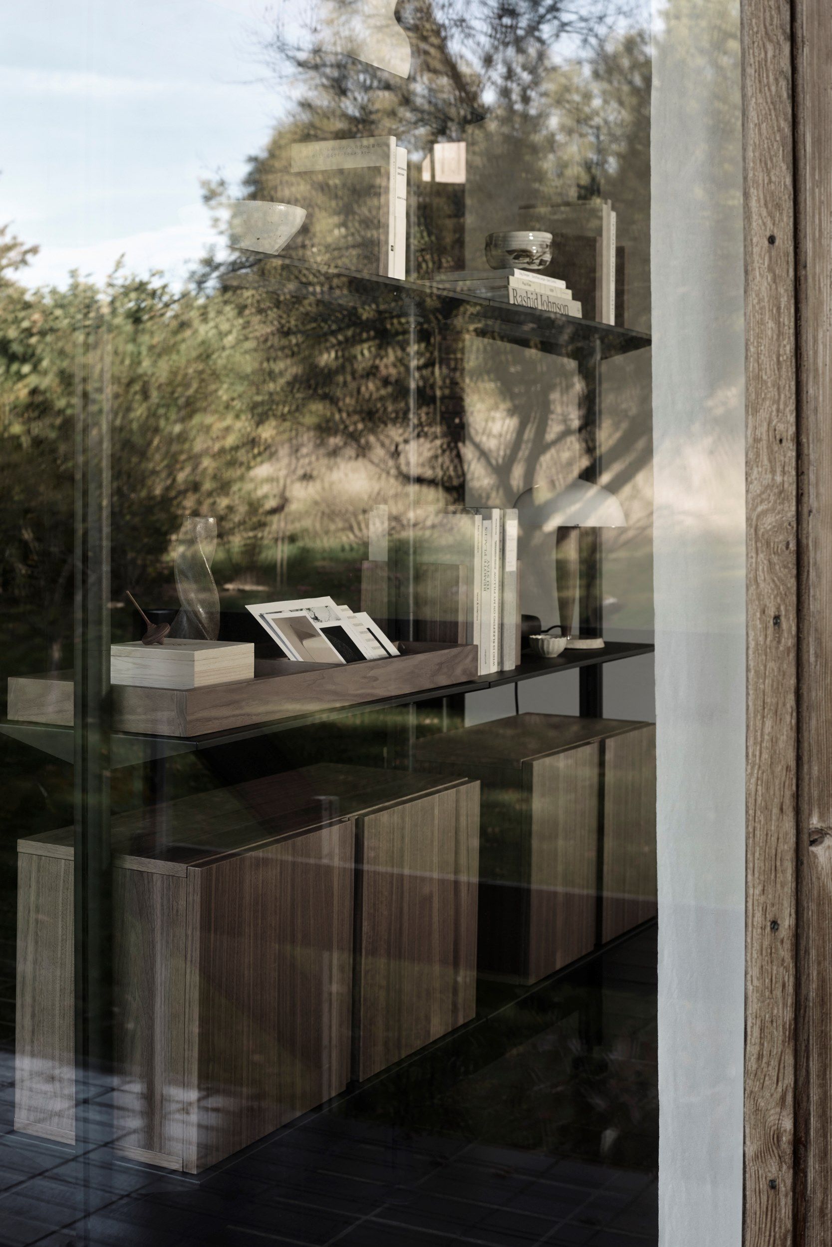 Книжный шкаф из алюминия и дерева с креплением пол-потолок String Furniture Pira ARCH-00102553 - Вид №12