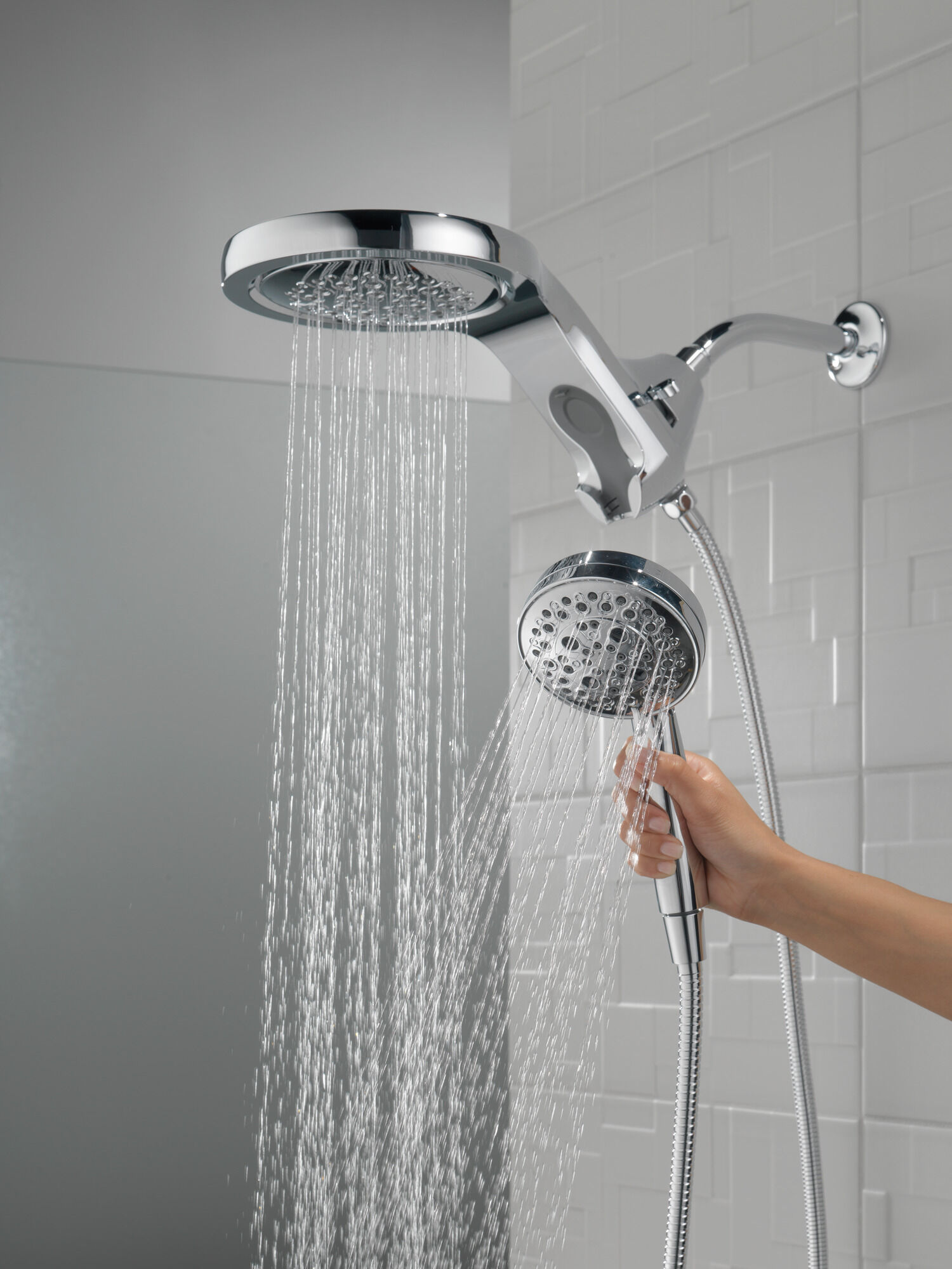 58680-25 HydroRain® H2Okinetic® 5-регулировочная душевая лейка два в одном Delta Faucet Universal Showering Хром  - Вид №6