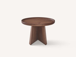 Овальный журнальный столик из массива дерева