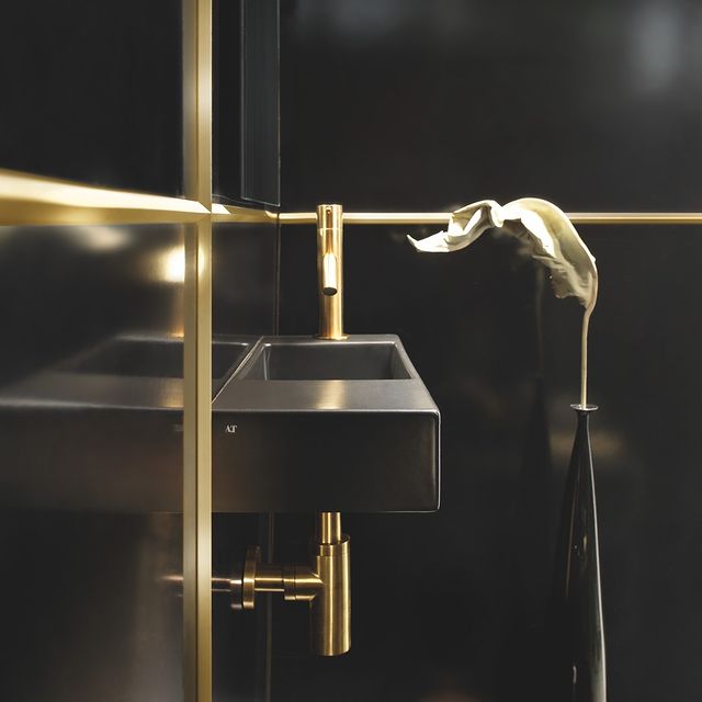 ONE001GDS Смеситель для раковины Linki ONE, Золото сатиновая сталь - Вид №3