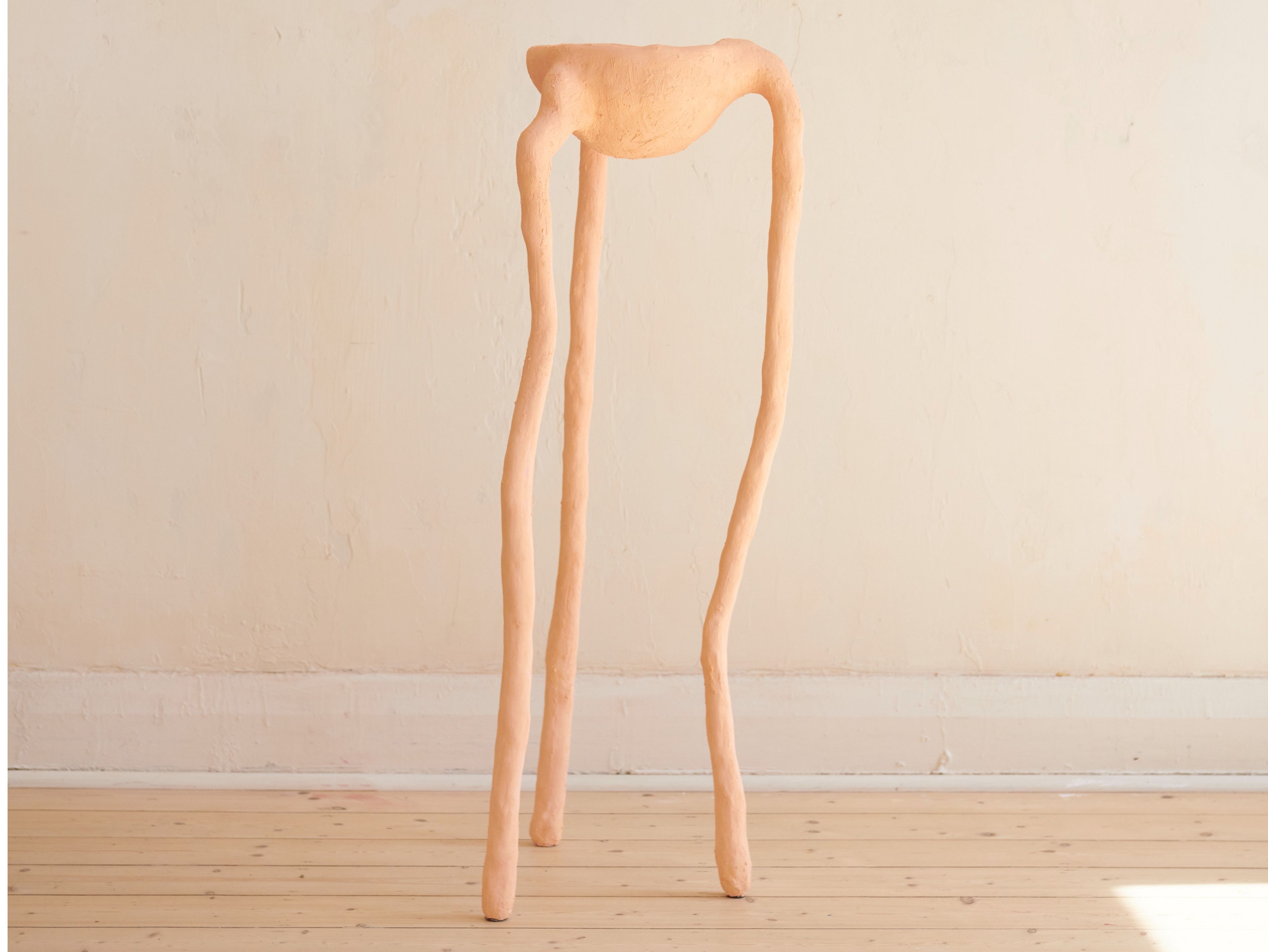 ВАЗа ручной работы из гипса и бумаги Movimento Gallery Джордан Флеминг ARCH-00135238