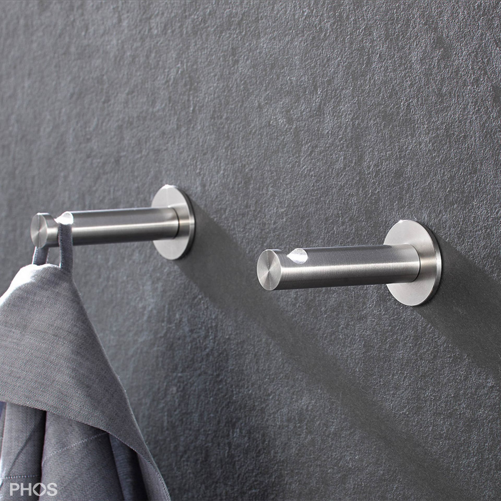 HV18-80R40-B Крючок для полотенец с розеткой PHOS 