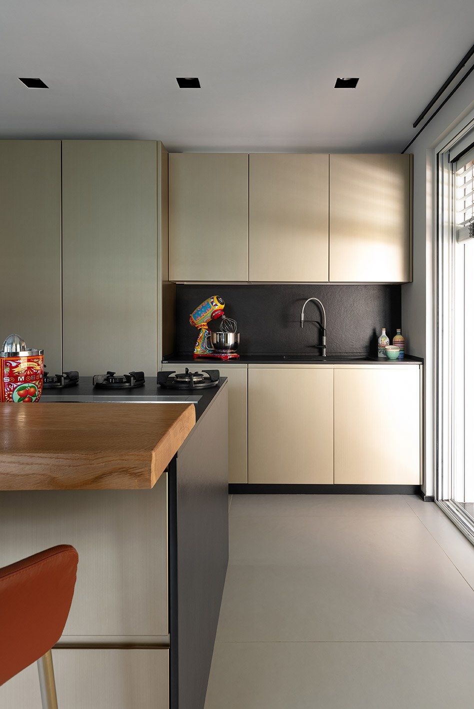 Линейная кухня с островом в комплекте со съемным экраном TM Italia Cucine D90 ARCH-00071217 - Вид №2