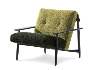 Тканевое кресло с подлокотниками