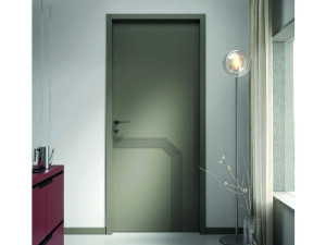 Лакированная распашная дверь