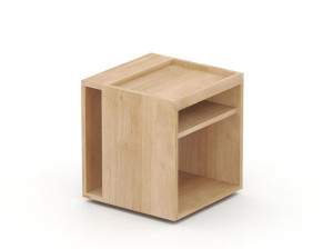 Квадратный журнальный столик из массива дерева