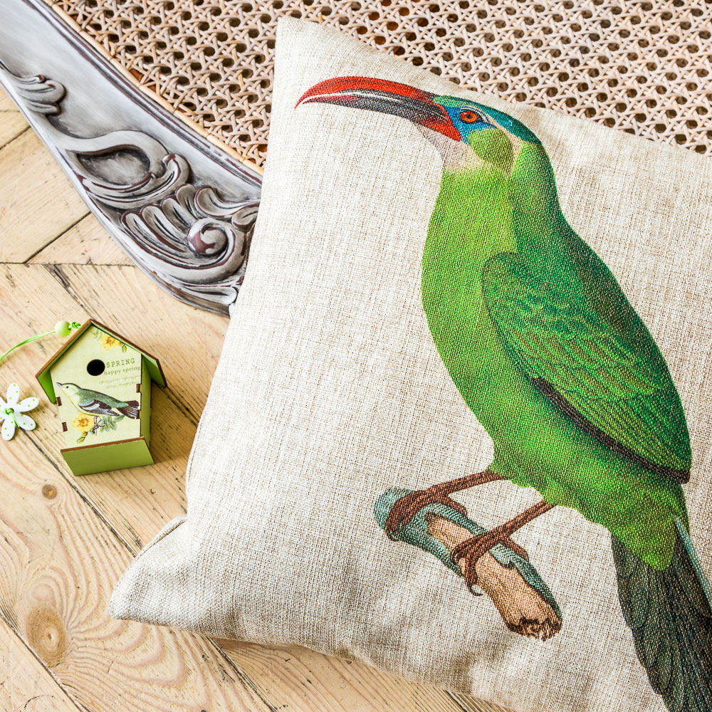 2718833 Интерьерная подушка «Экзотический полет», версия 6 Object Desire  - Вид №1