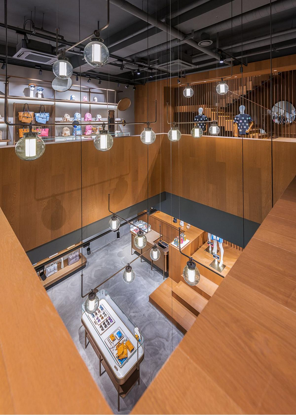 089757 Люстра T CHANDELIER III Parachilna Bai Santreyd - Вид №2