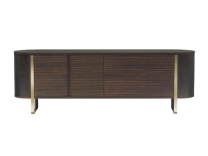 Деревянный шкаф