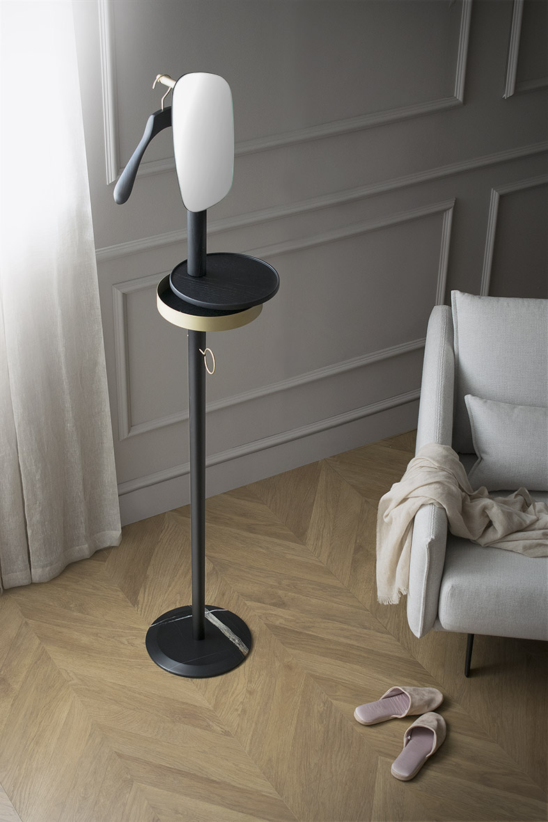 072277 Вешалка черная Galan W Nomon Momentos  - Вид №1