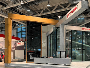 Раздвижные окна из алюминия и дерева