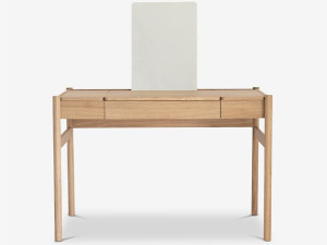 Туалетный столик из дуба