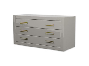 Деревянный комод