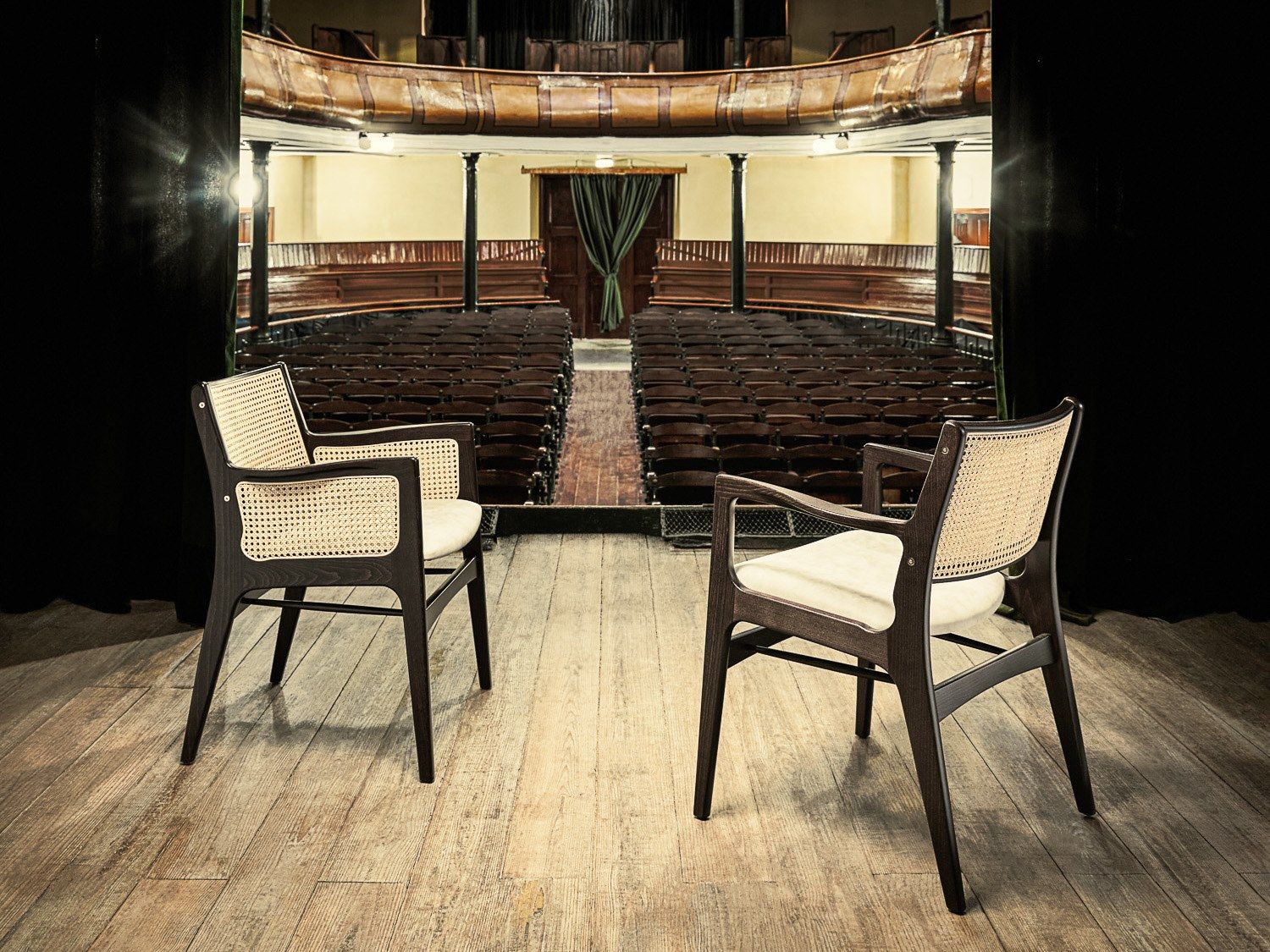 Деревянный стул с подлокотниками More Contract Gemma ARCH-00065671 - Вид №2