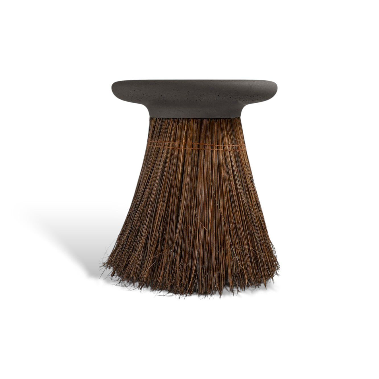 Бетонный низкий круглый журнальный столик URBI et ORBI Medius Terra ARCH-00030587 - Вид №9