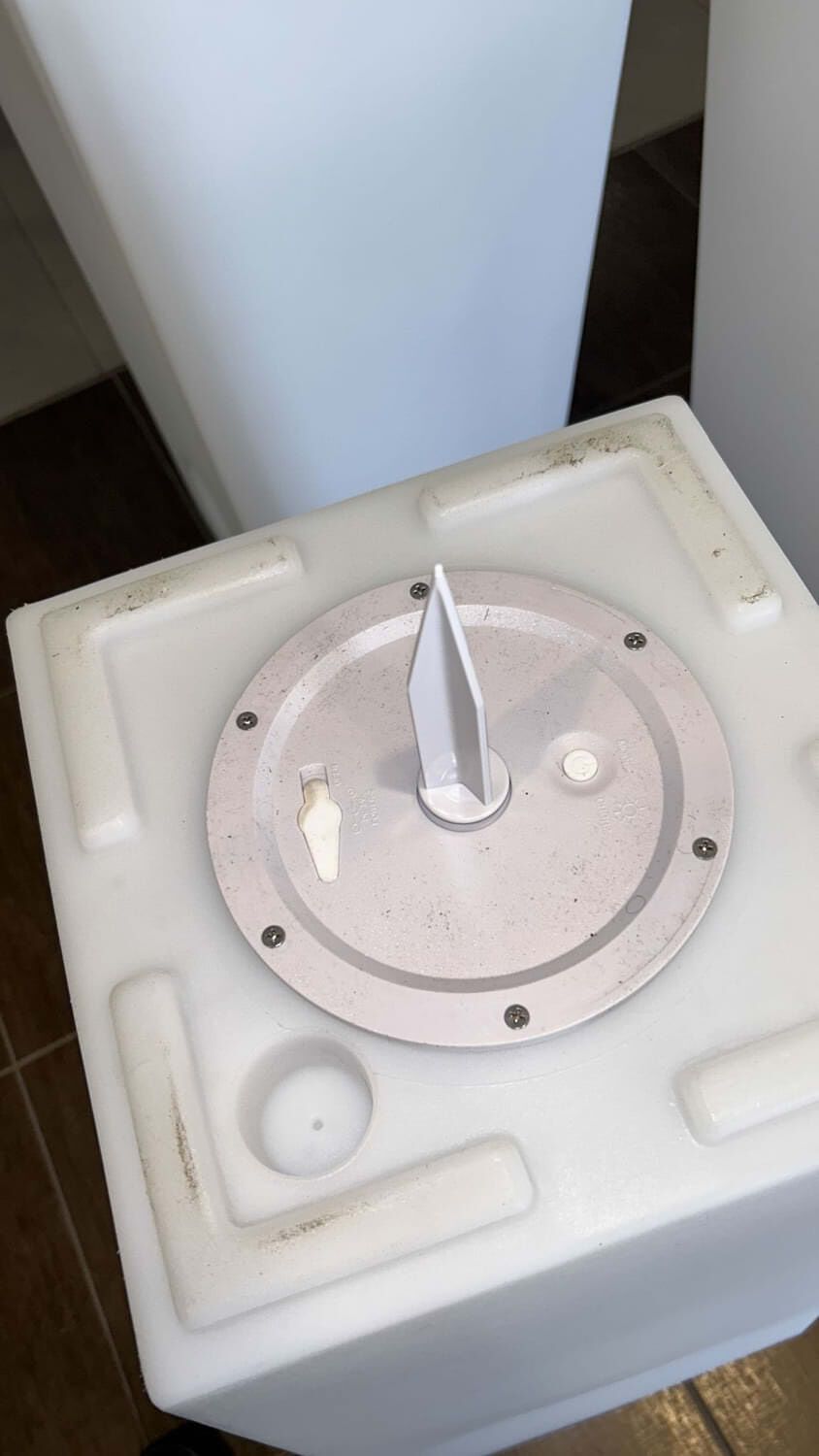 Высокий яркий квадратный садовый горшок из полиэтилена SINED QUADRATO SOLAR ARCH-00059392 - Вид №5