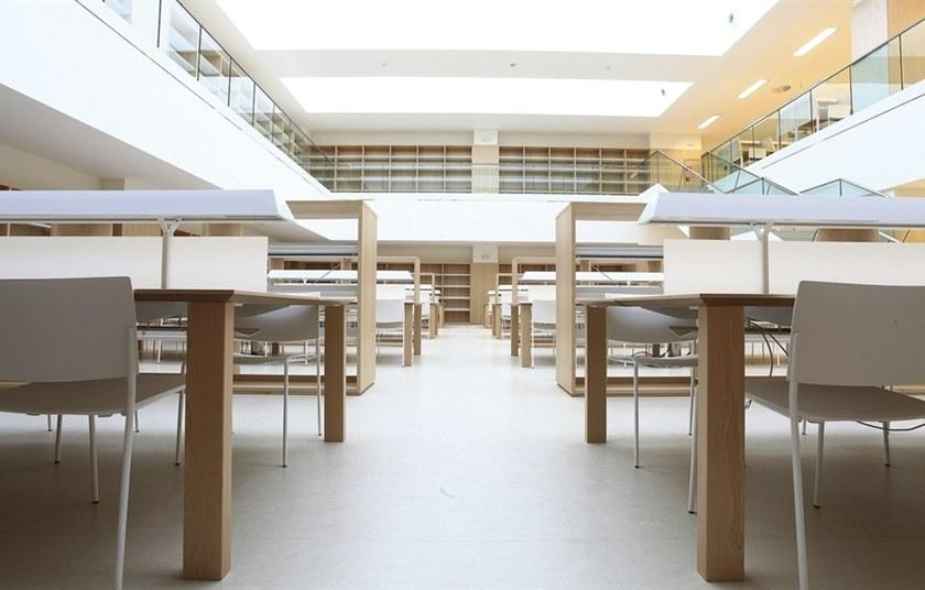 Andreu World Штабелируемый стул из технополимера с открытой спинкой Sit Si1200 - Вид №14