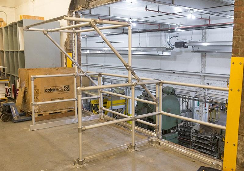 ArtSteel Подъемно-поворотная дверь из горячеоцинкованной или окрашенной в желтый цвет стали Palletgate Sgpgtybgv Santreyd  - Вид №2
