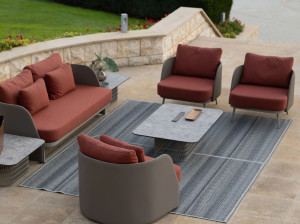 Садовое кресло с подлокотниками