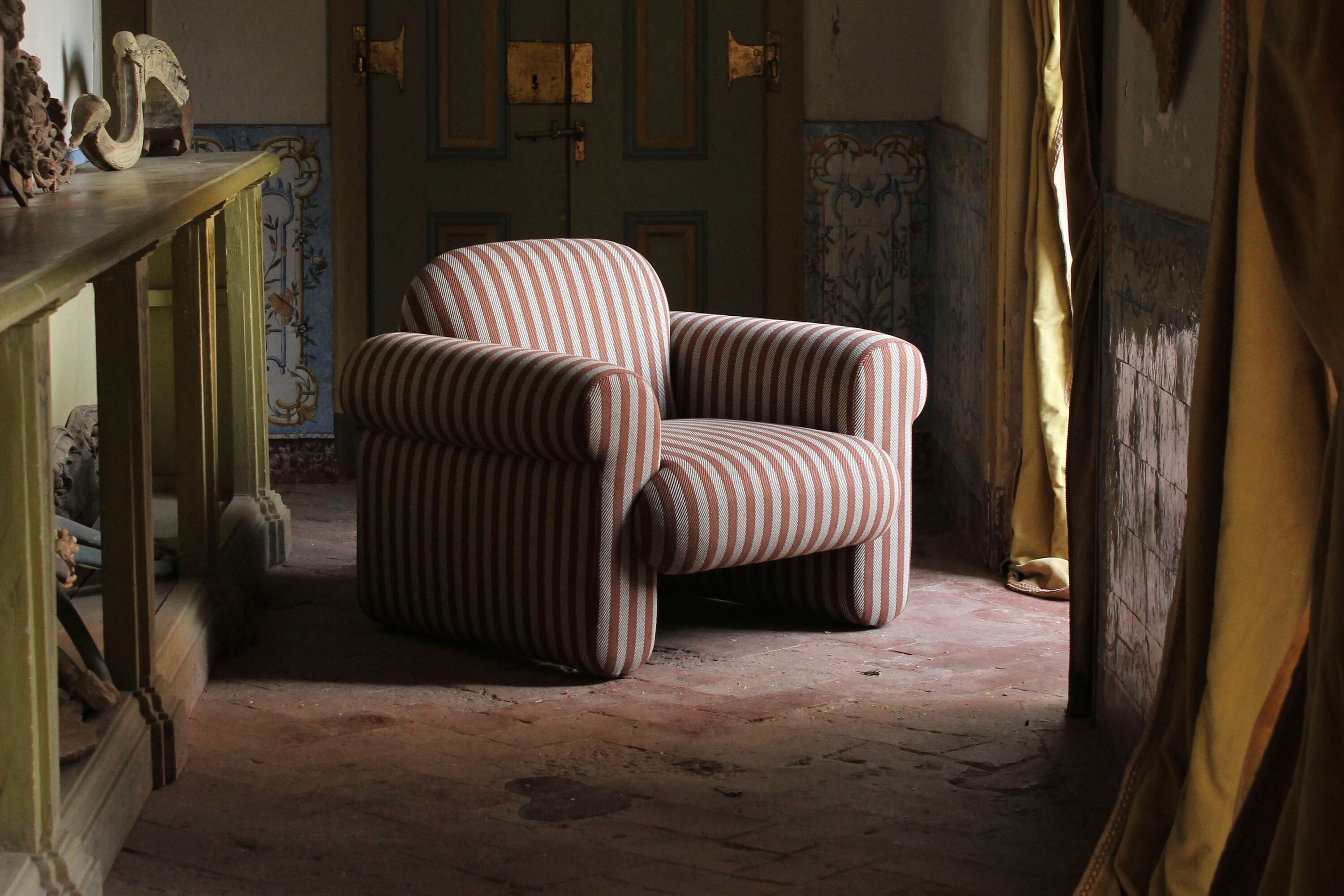 Тканевое кресло с подлокотниками DOOQ OSCAR ARCH-00094015 - Вид №3