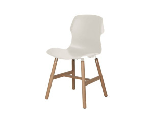Стул из полипропилена с деревянными ножками