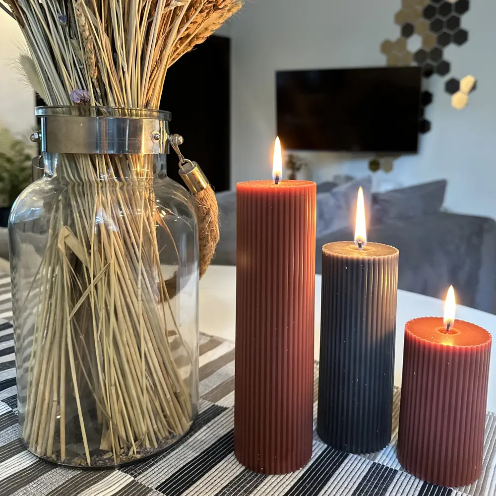 Дизайнерская свеча-столбик Ribbed черная 15 см 89370282 Santreyd STLM-0820915 - Вид №4