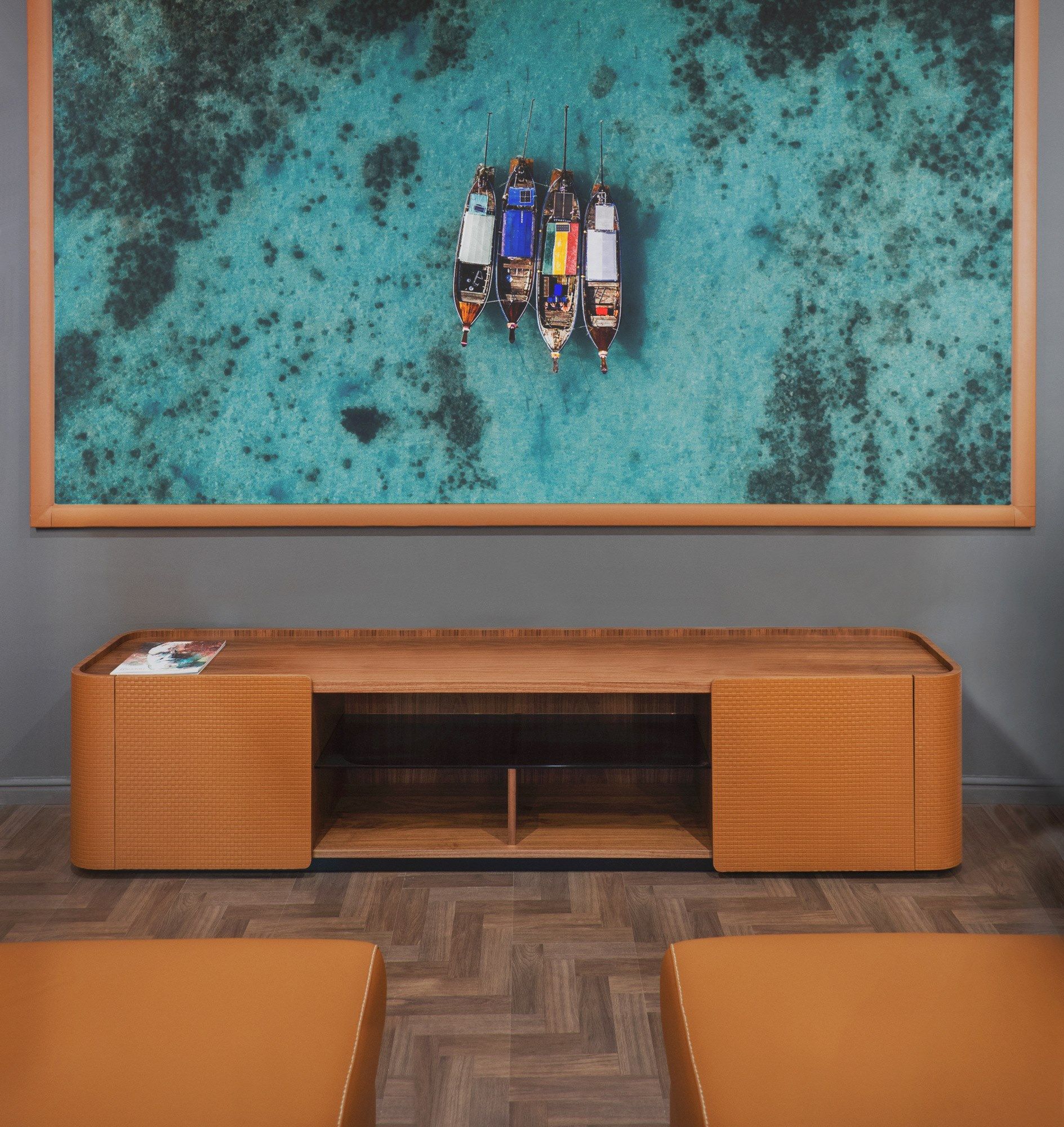 Кожаный шкаф для телевизора с распашными дверцами Formitalia Downtown ARCH-00047048 - Вид №9