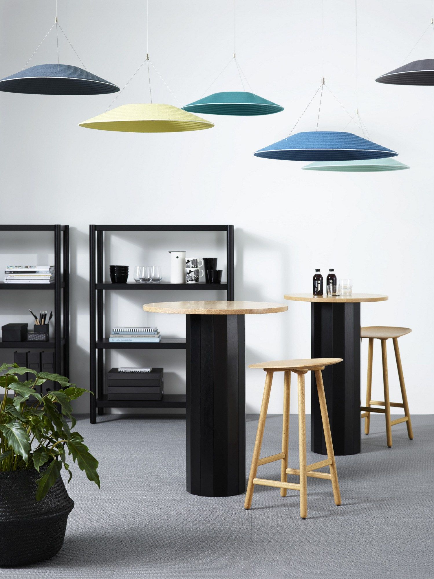 Высокий круглый стол Karl Andersson Cap ARCH-00132683 - Вид №2