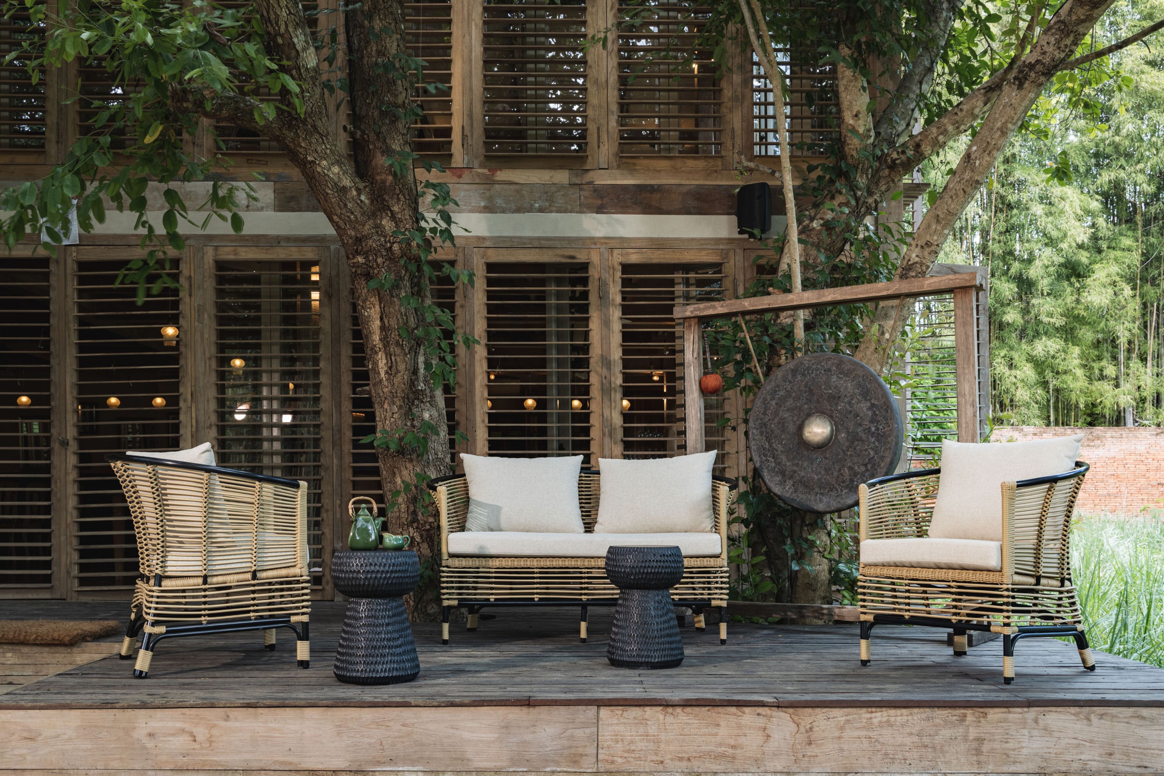 Низкий стул / круглый журнальный столик из массива дерева cbdesign деревенский стул ARCH-00059801 - Вид №1