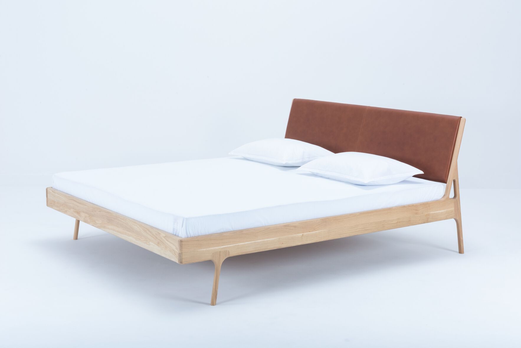 Дубовая двуспальная кровать Gazzda Fawn ARCH-00085993 - Вид №61