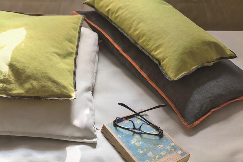 Gruppo Tomasella Однотонная прямоугольная подушка из ткани sun-id-1478986 - Вид №4