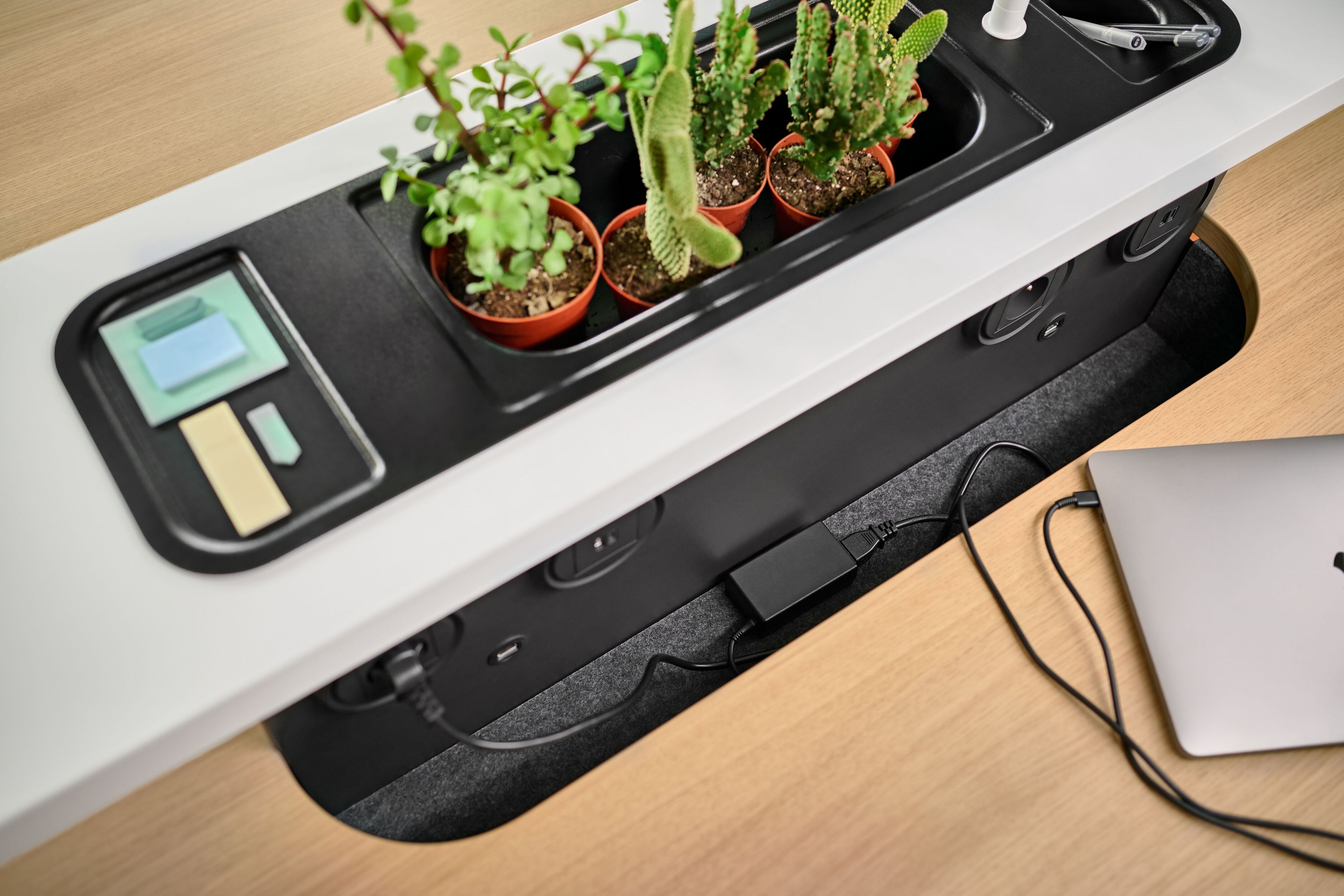 Прямоугольный стол для совещаний с электрической розеткой Mikomax Smart Office Hushoffice ARCH-00008619 - Вид №3