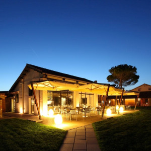 Напольная лампа из полиэтилена