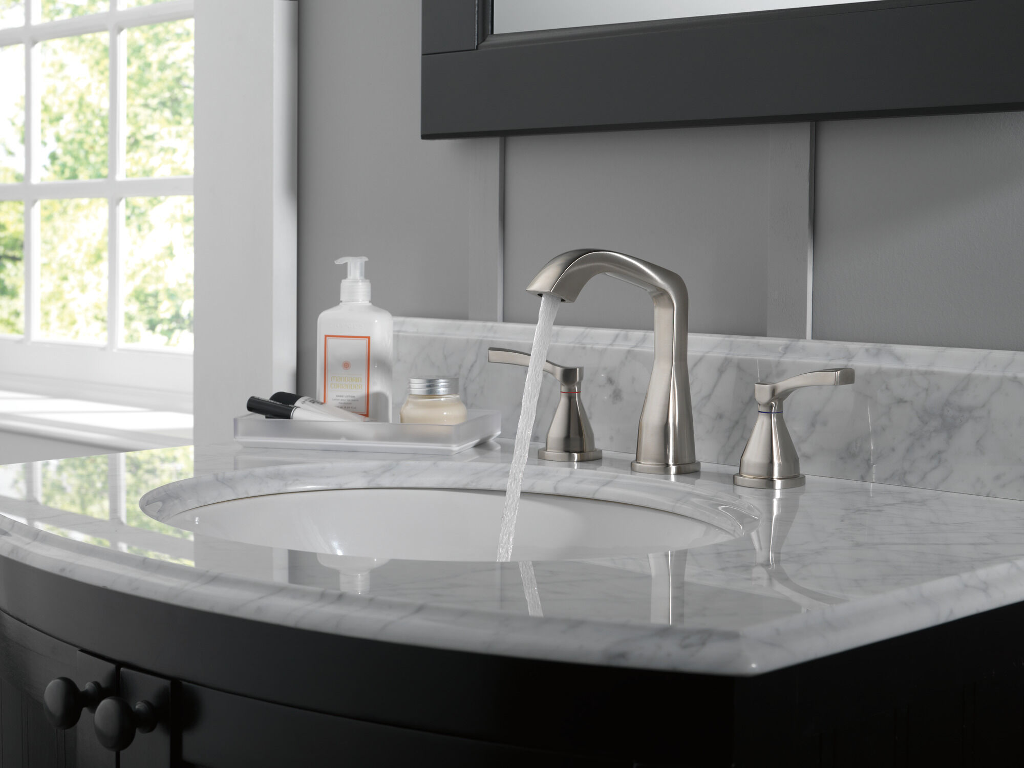 Широко распространенный кран Delta Faucet 35776-SSMPU-DST - Вид №3