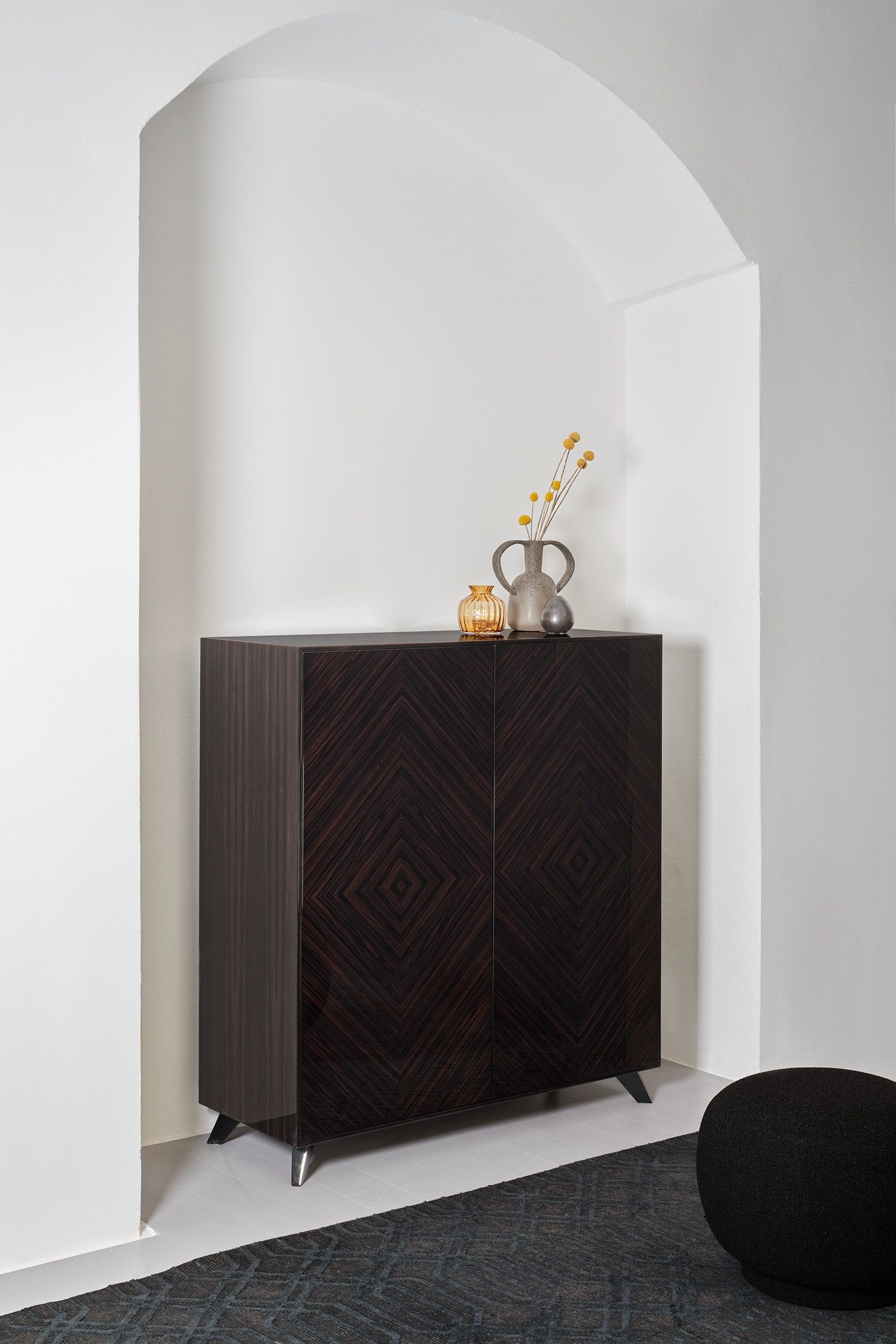 Шкаф из черного дерева с распашными дверцами DOM EDIZIONI MICHEL ALTO ARCH-00046897
