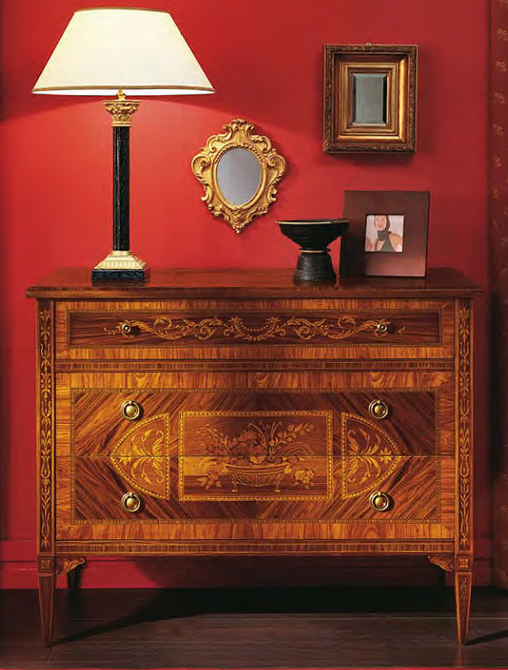 Комод  SERAFINO MARELLI G 1 como Settecento