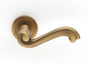 Pasini Ручка из латуни на розетке Asia 2971