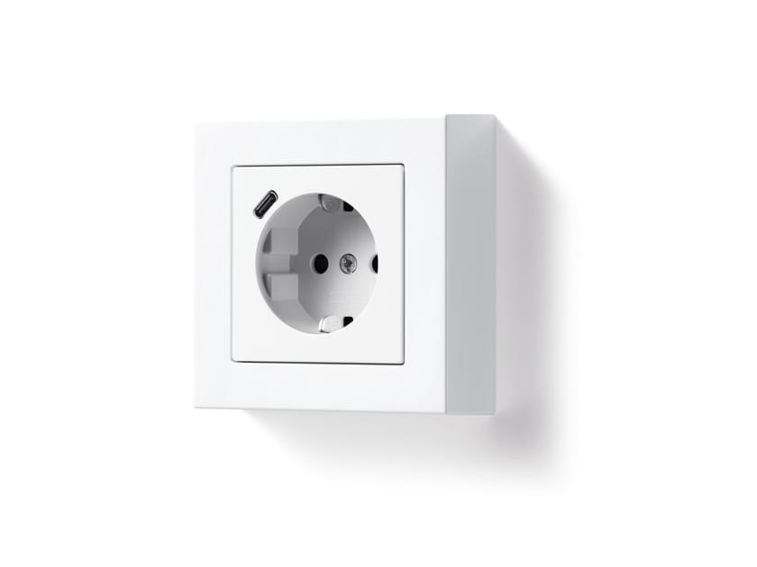 Пластиковая одиночная электрическая розетка schuko с USB JUNG A 550 ARCH-00109813