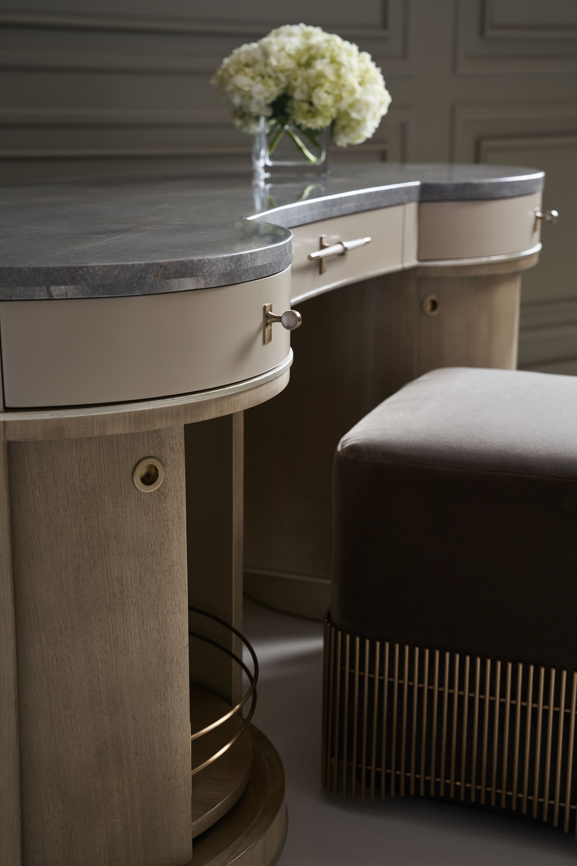 Мраморный стол / туалетный столик Caracole VANITY FAIR ARCH-00110364 - Вид №3