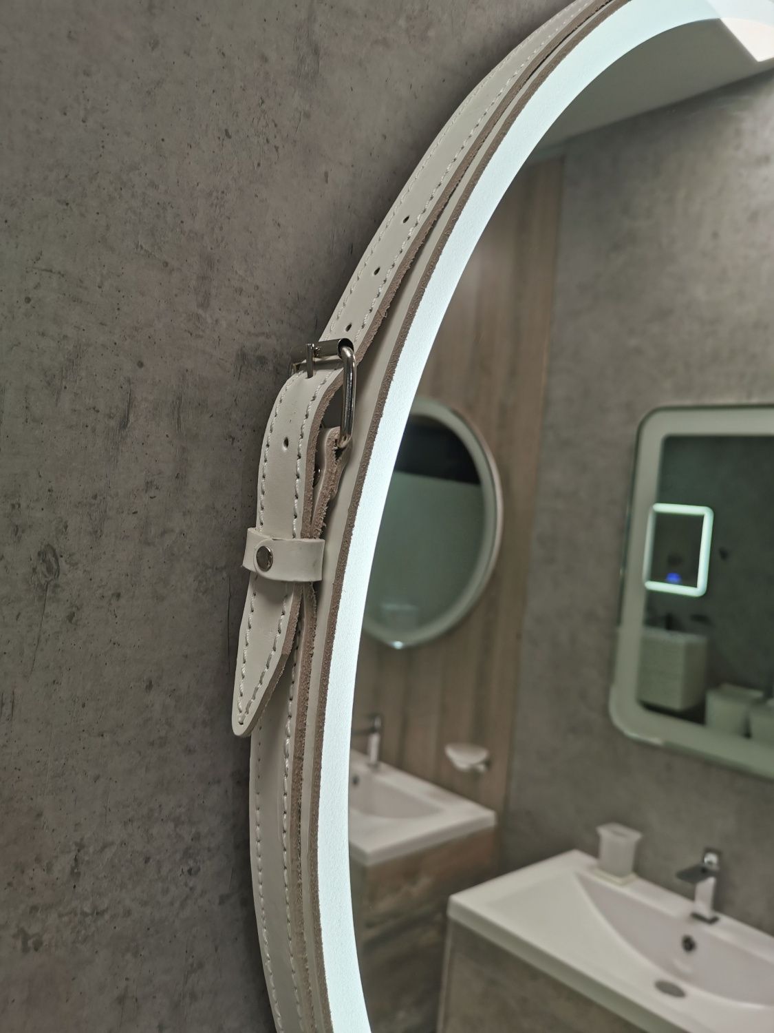 Зеркало с подсветкой ART&MAX Milan AM-Mil-650-DS-F  - Вид №3