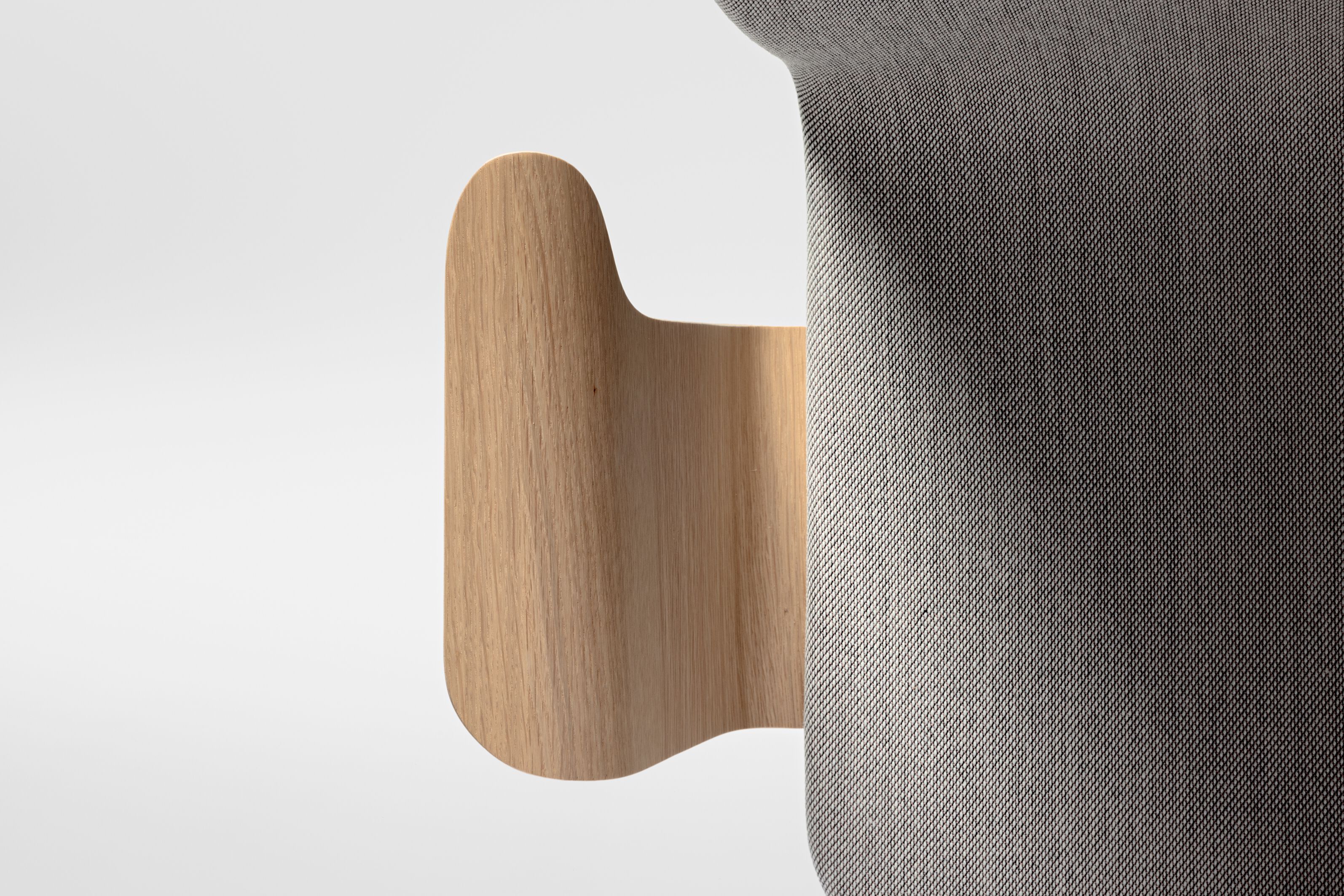 Мягкий стул с подлокотниками ZEITRAUM Aeon ARCH-00023589 - Вид №1