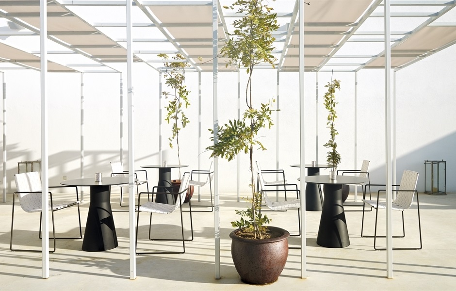 042873 Стол Andreu World Reverse - Вид №1