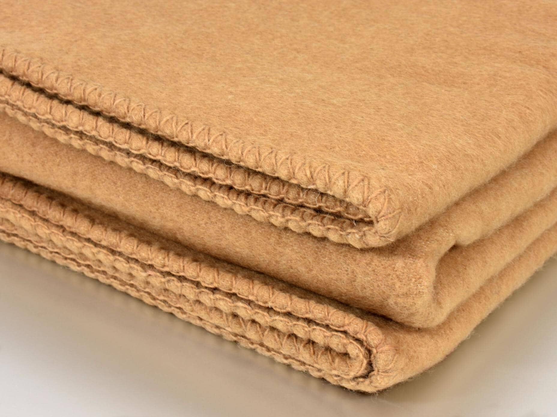 Однотонное одеяло из смеси FIB21 Matlux Hotel ARCH-00088158 - Вид №1