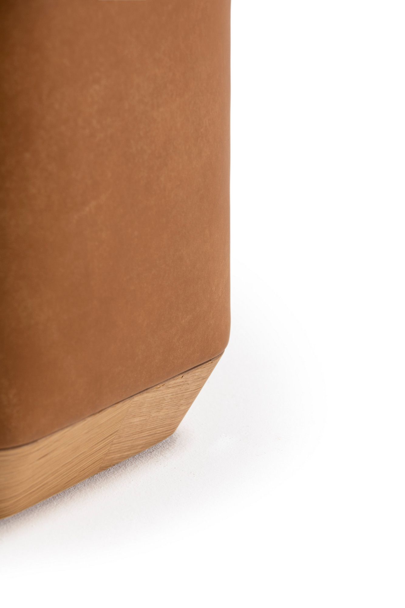 Кожаный пуфик для контракта Vergés Atay ARCH-00037773 - Вид №2